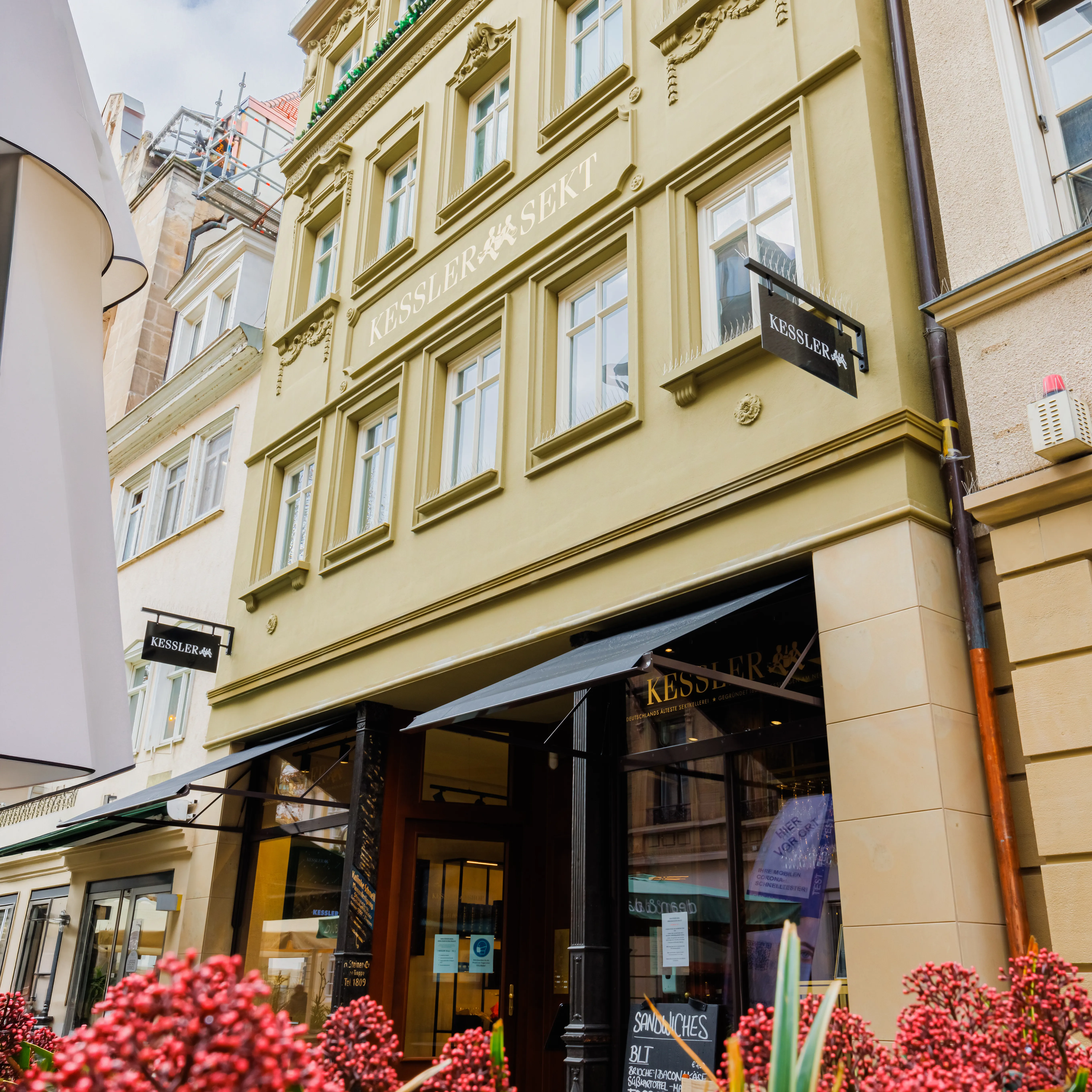 Kessler Sekt Bar: KESSLER Bar und Shop in Stuttgart mit Premium Sekt, stilvollem Ambiente und zentraler Lage